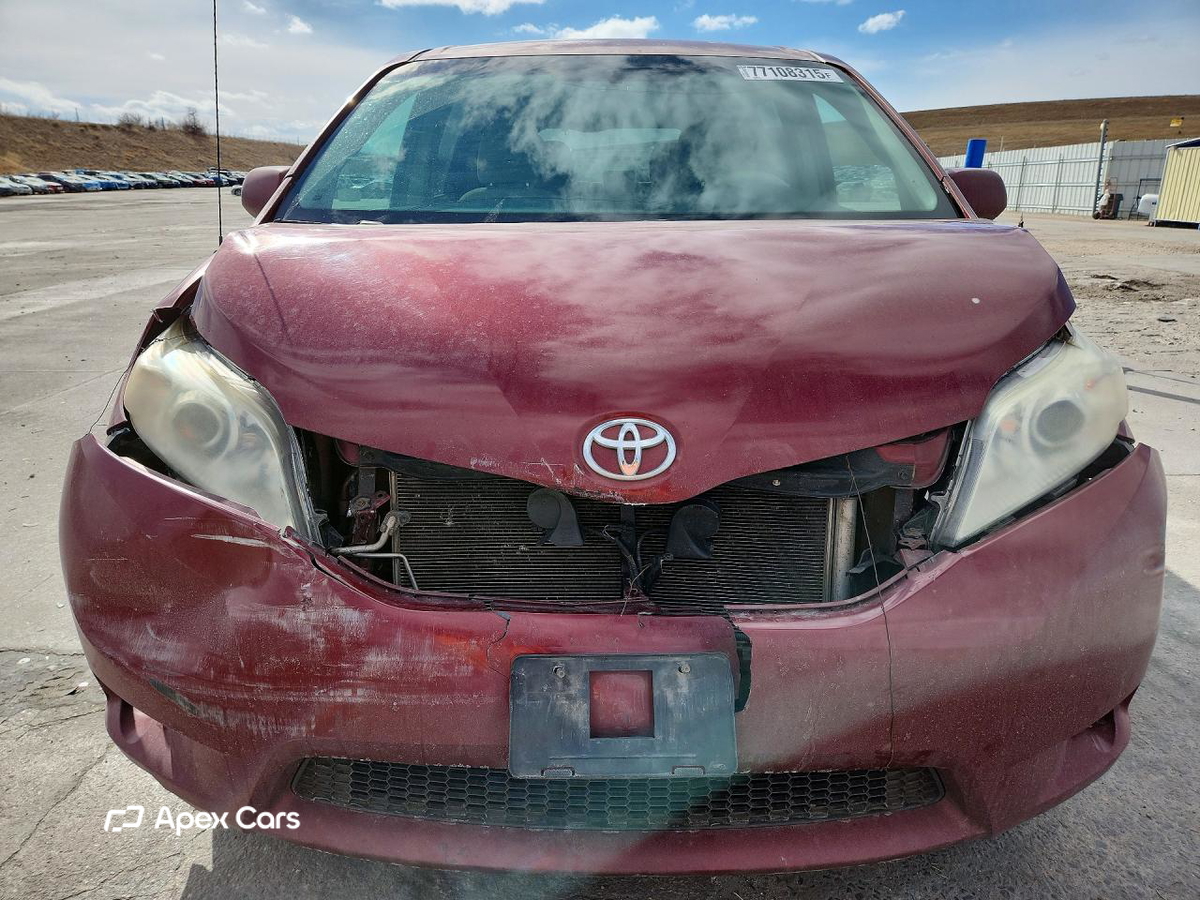 Toyota Sienna 2011
