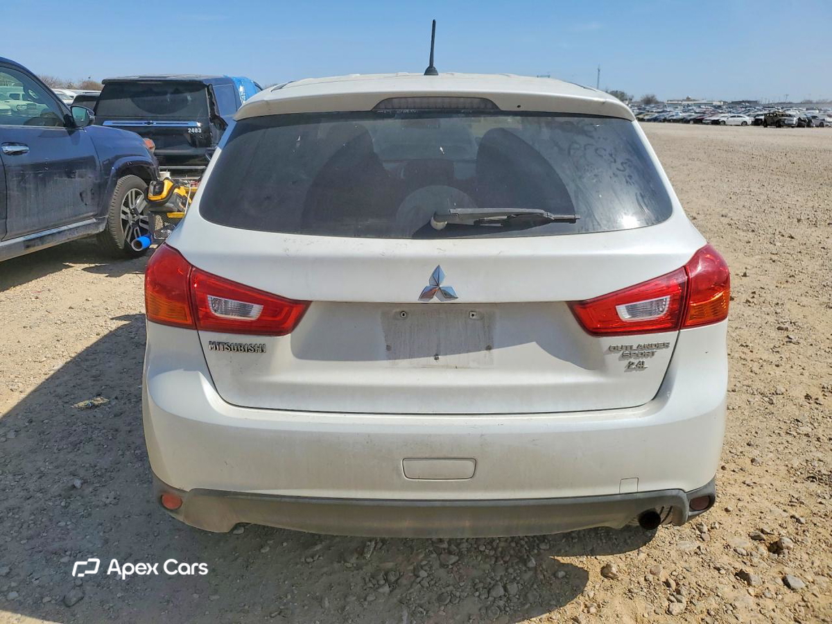 Mitsubishi Outlander 2016