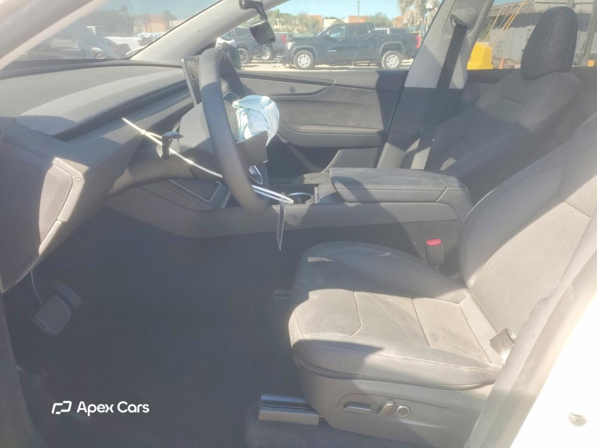 Tesla Model Y 2026