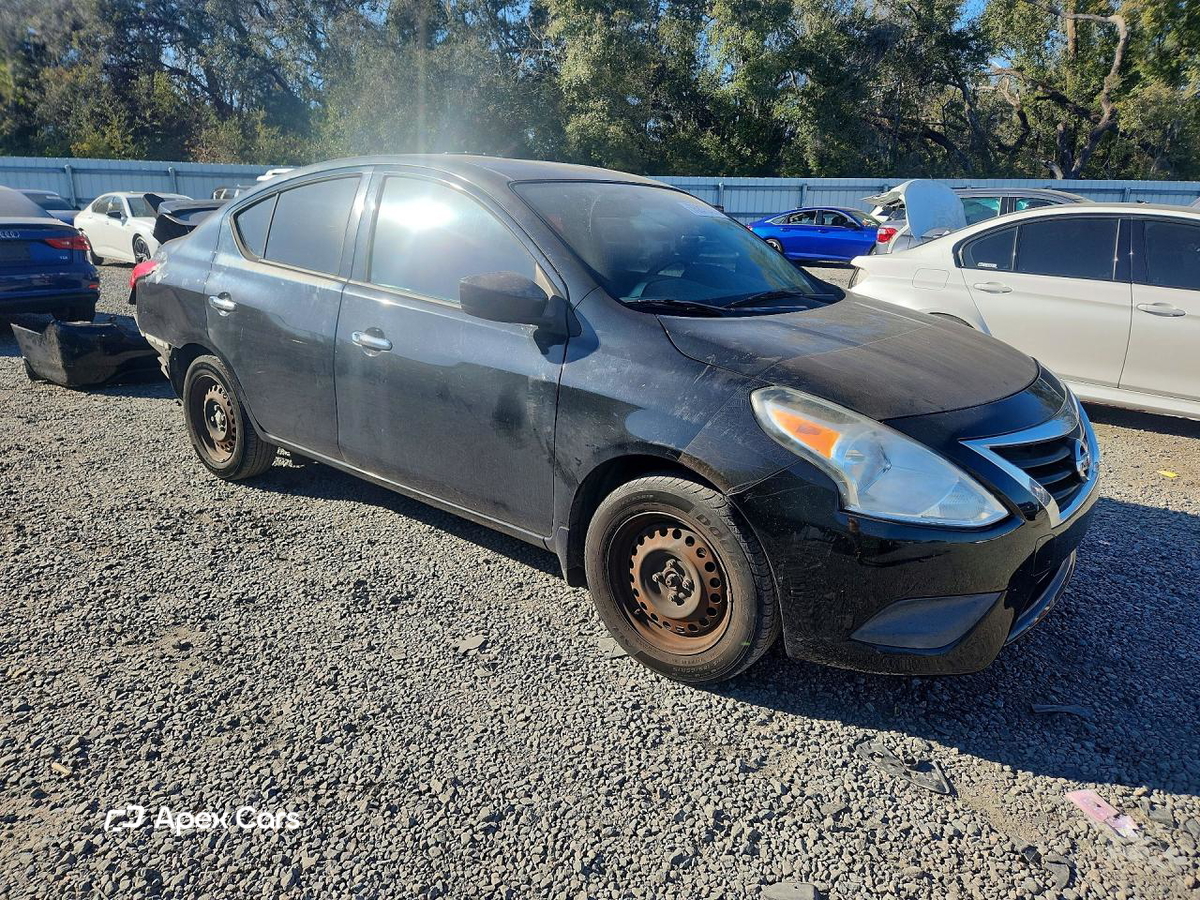 Nissan Versa 2016