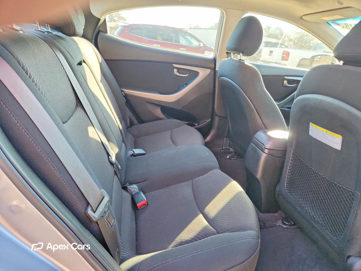 Hyundai Elantra 2016