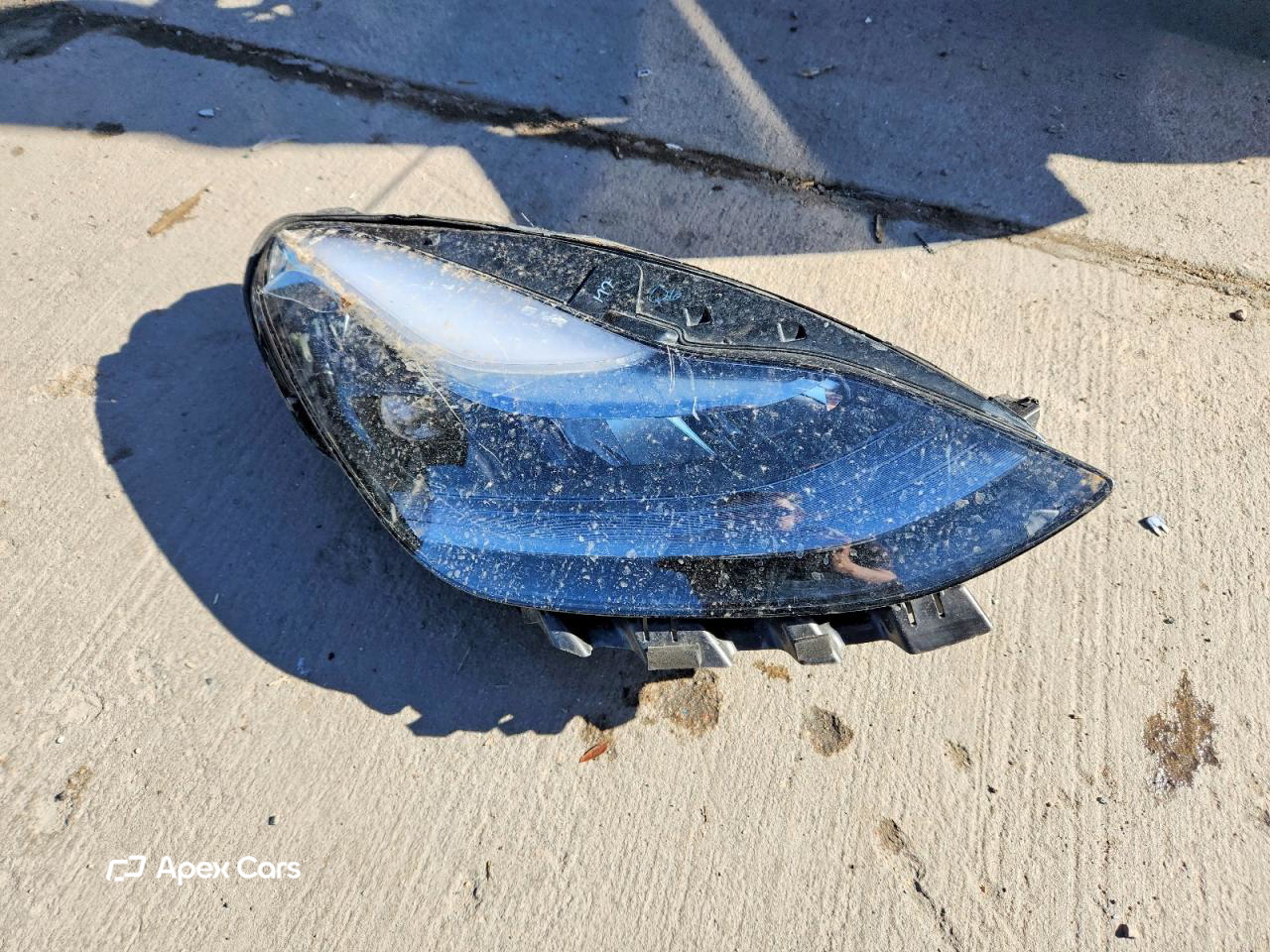 Tesla Model Y 2025