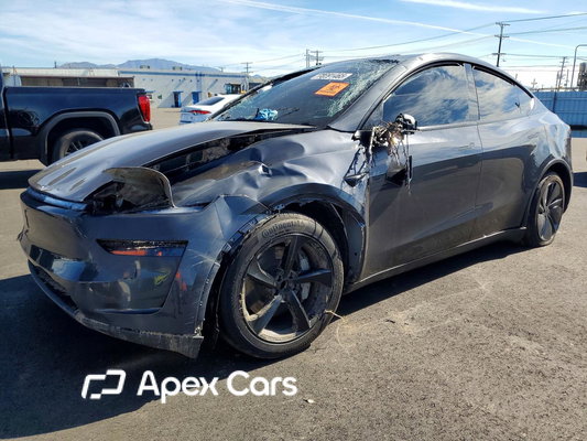 Tesla Model Y 2026 - Image 1 of 13