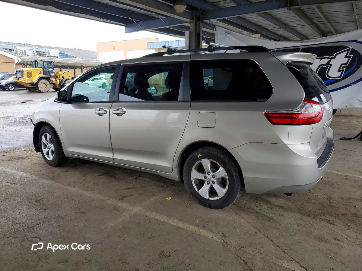Toyota Sienna 2016