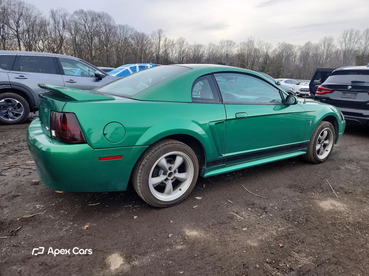 Ford Mustang 2000