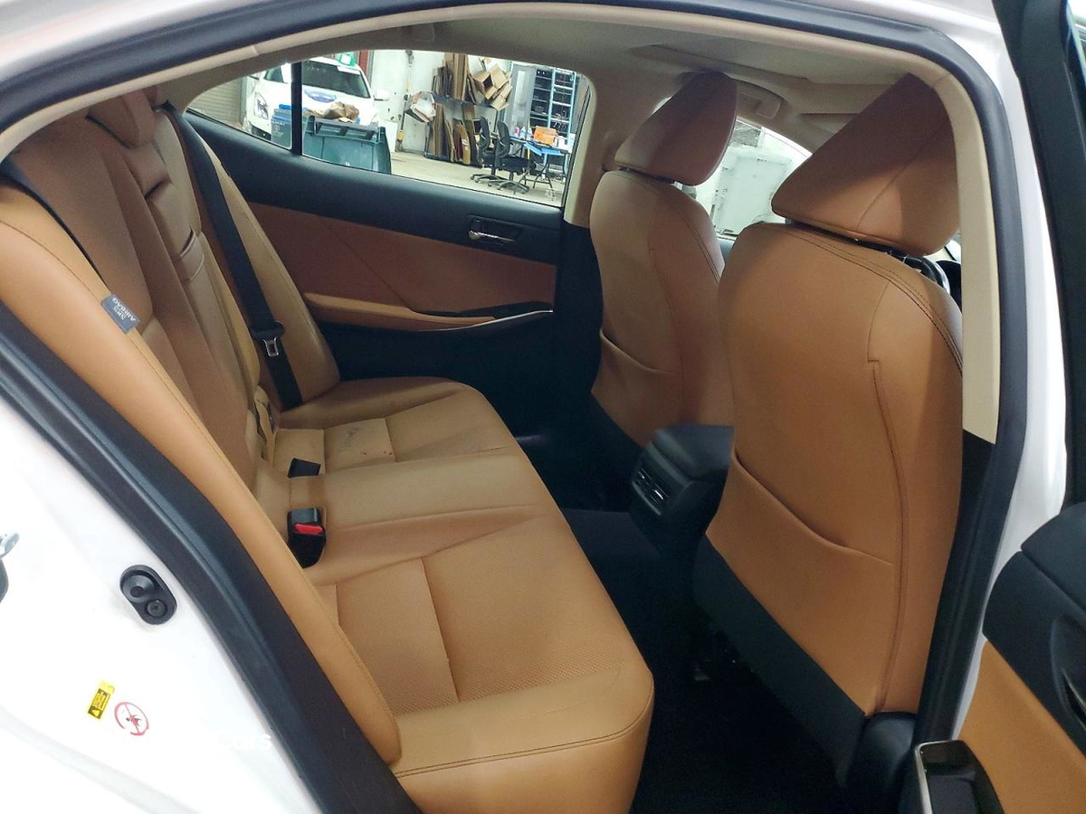 Lexus IS 2016