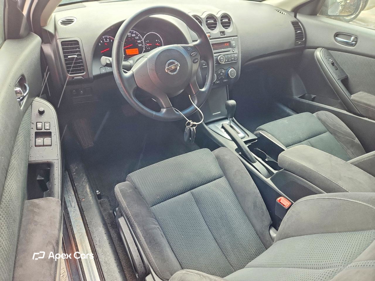 Nissan Altima 2012