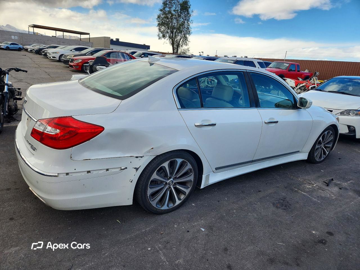 Hyundai Genesis 2013