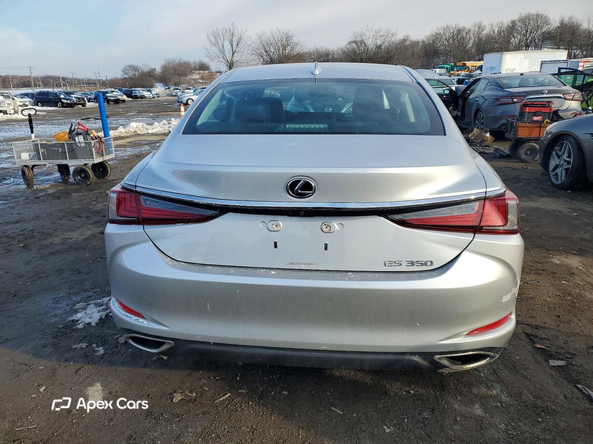 Lexus ES 2019