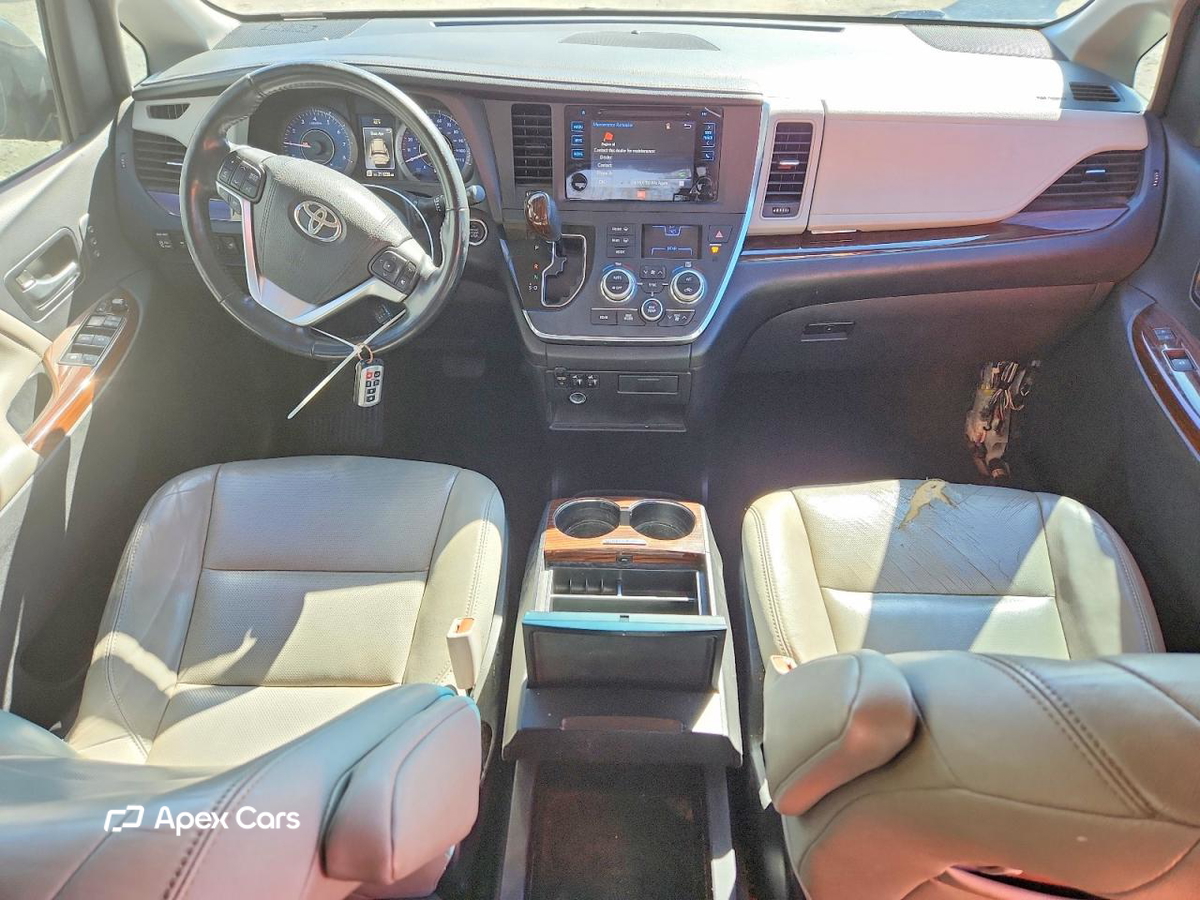 Toyota Sienna 2015