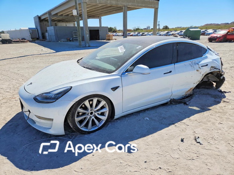 Tesla Model 3 2019 - Image 1 of 13