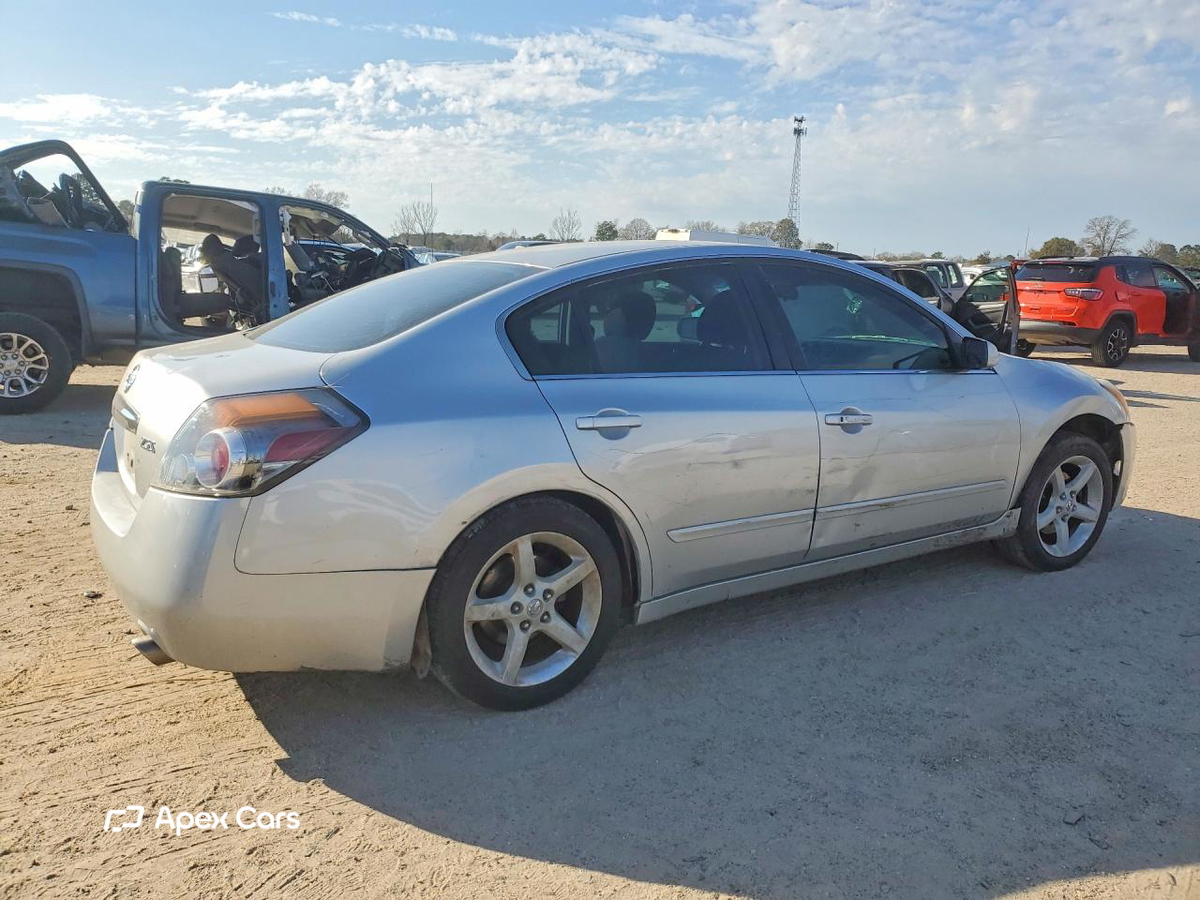 Nissan Altima 2012