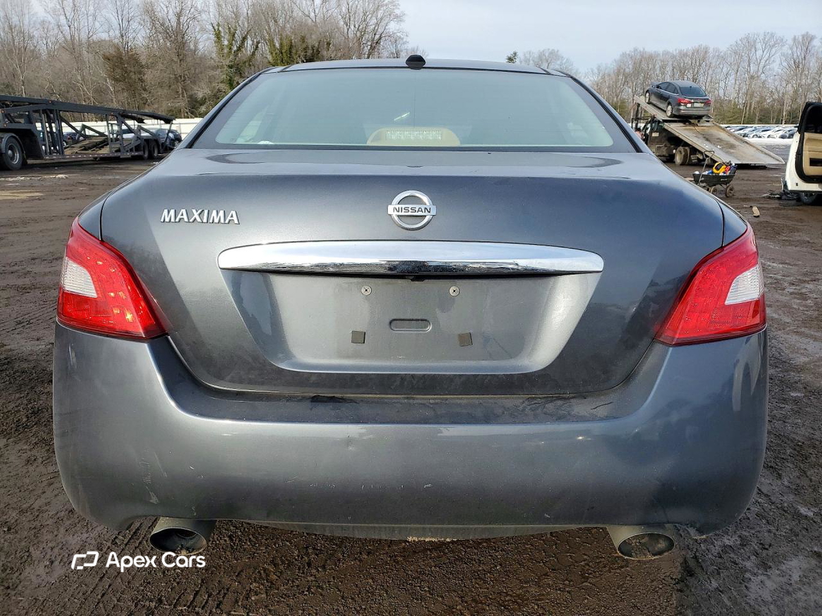 Nissan Maxima 2010