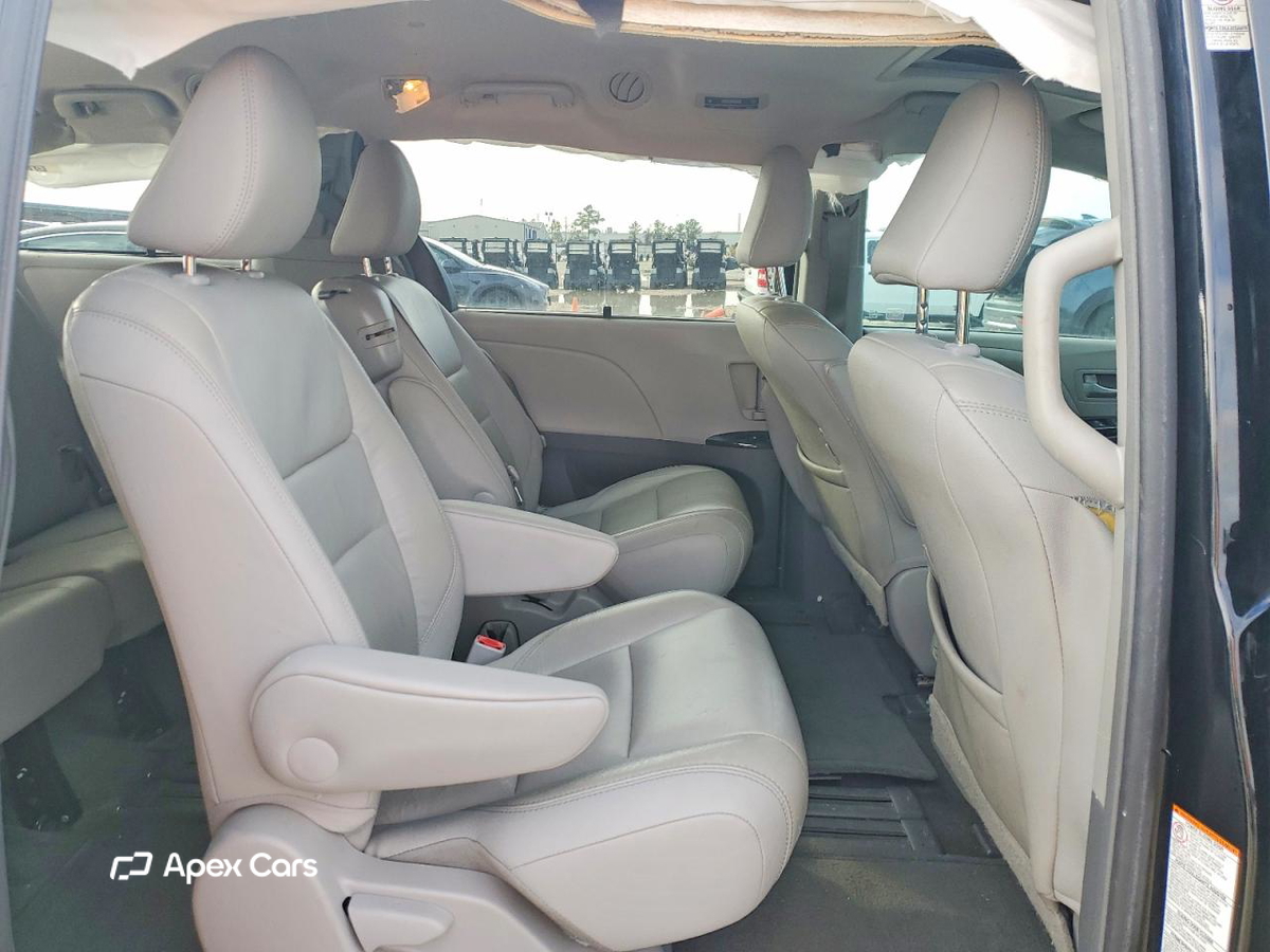 Toyota Sienna 2016