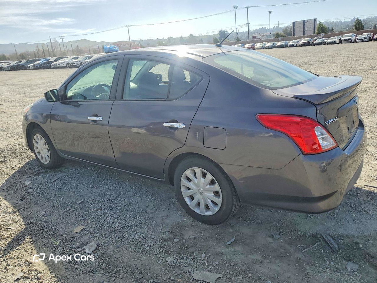 Nissan Versa 2015