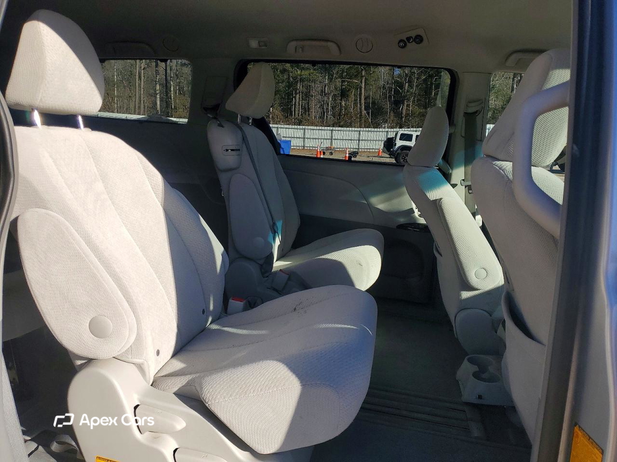 Toyota Sienna 2012