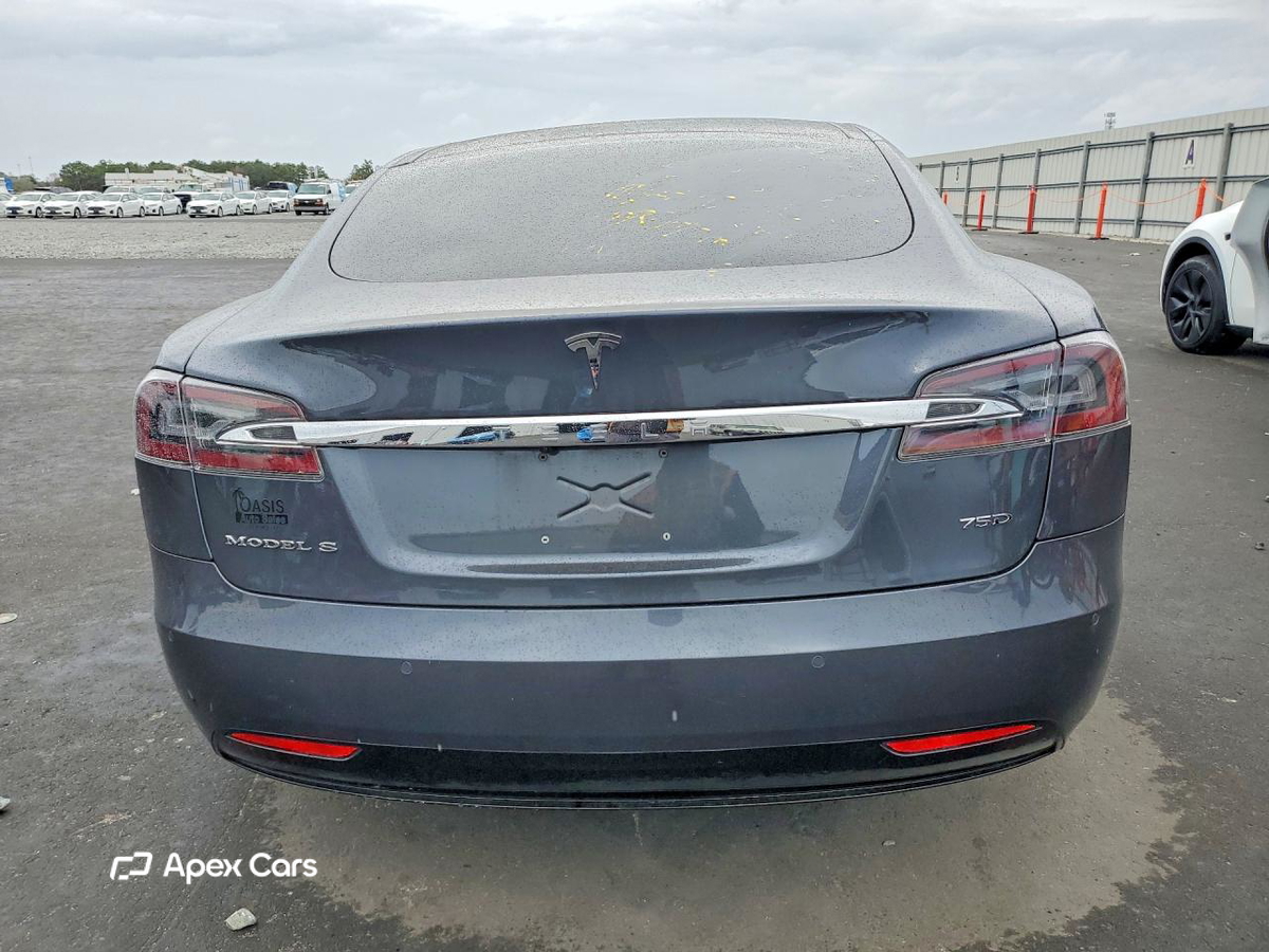 Tesla Model S 2018