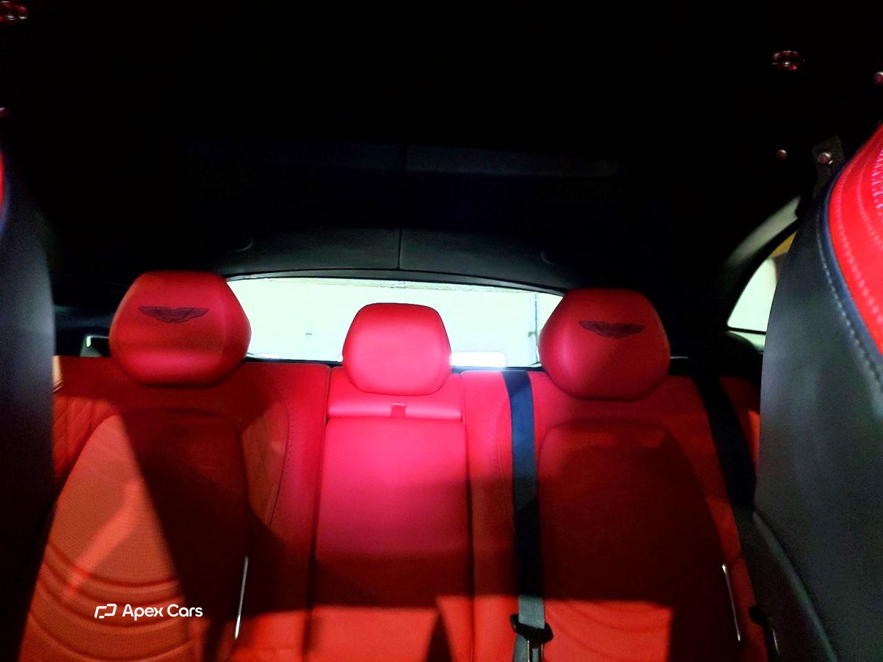 Aston Martin DBX 2023