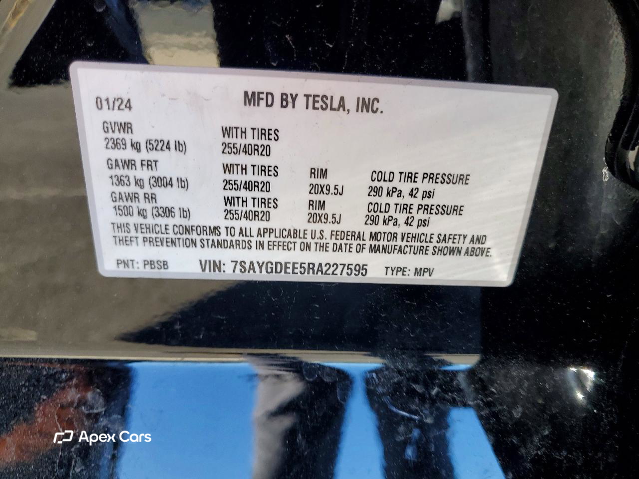 Tesla Model Y 2024