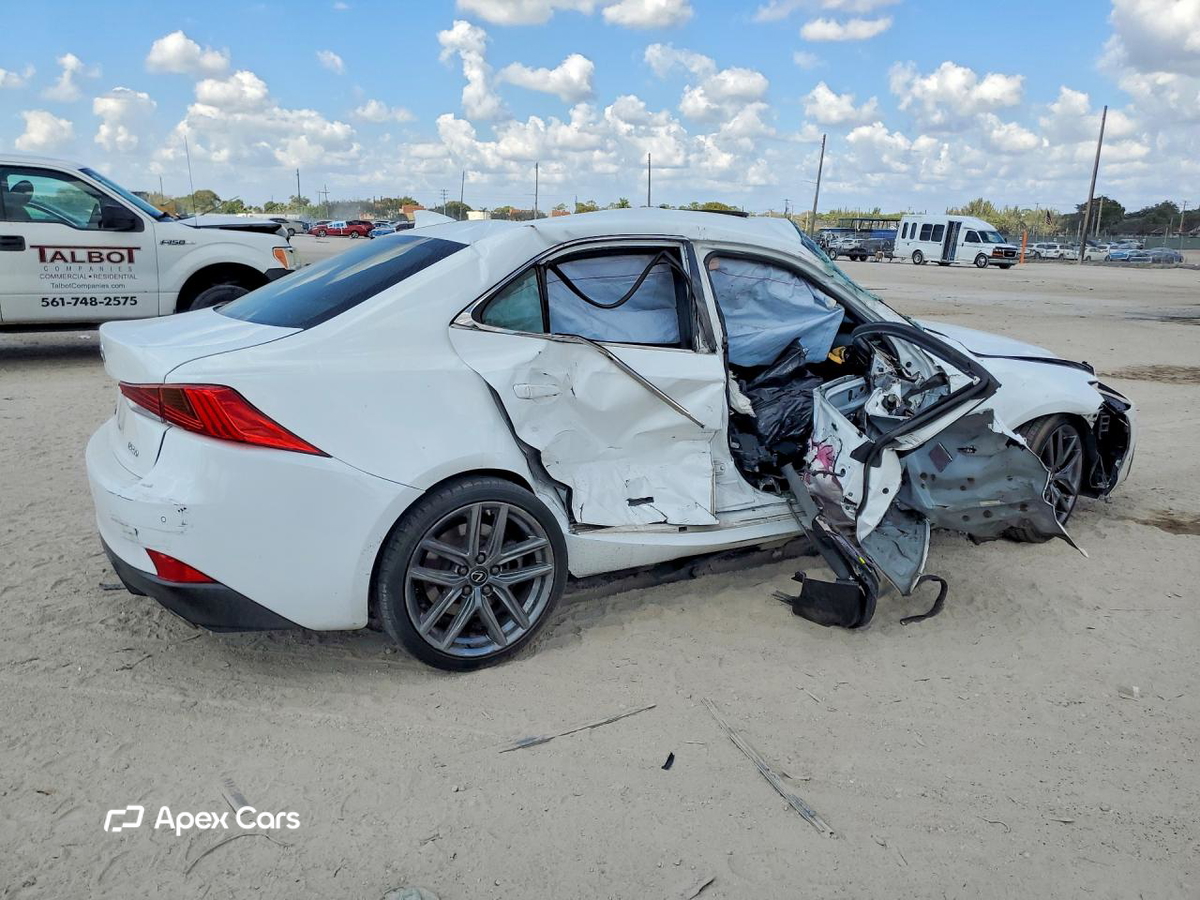 Lexus IS 2019