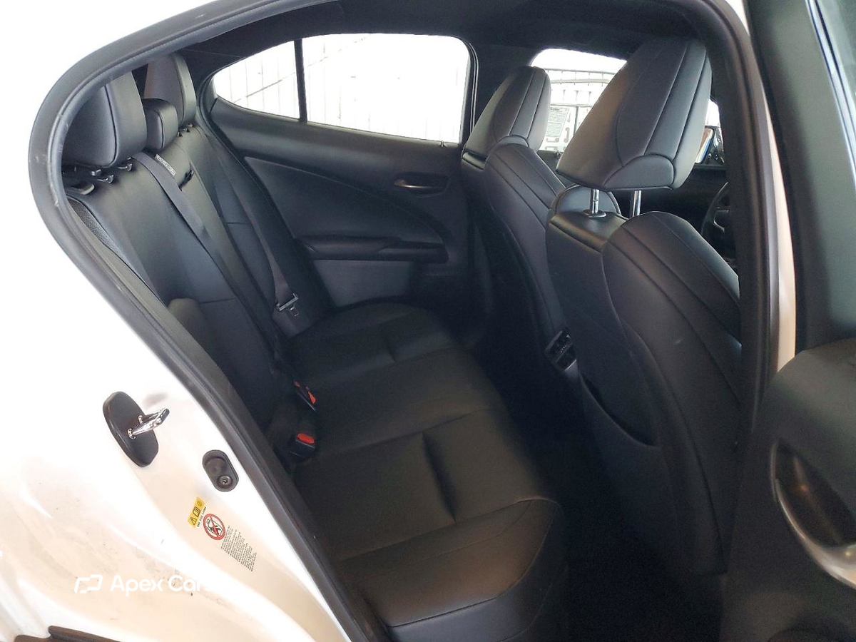 Lexus UX 2019
