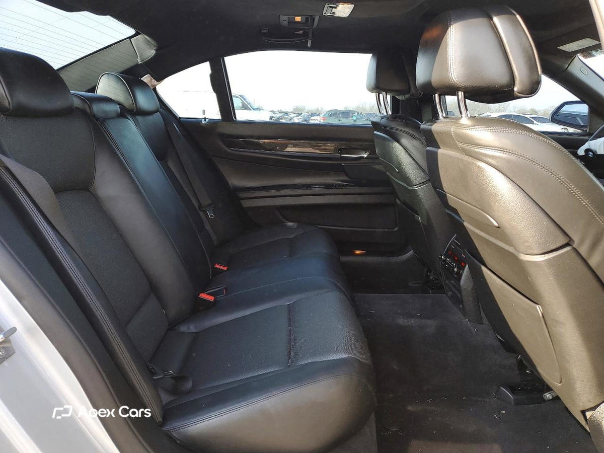 BMW Series 7 2015