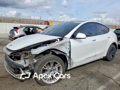 Tesla Model Y 2022 - Image 1 of 14
