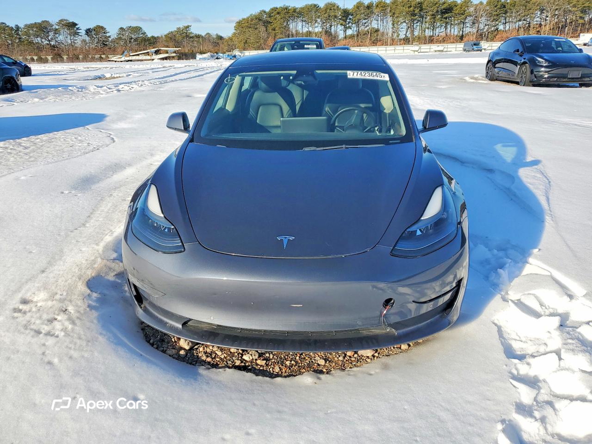 Tesla Model 3 2022