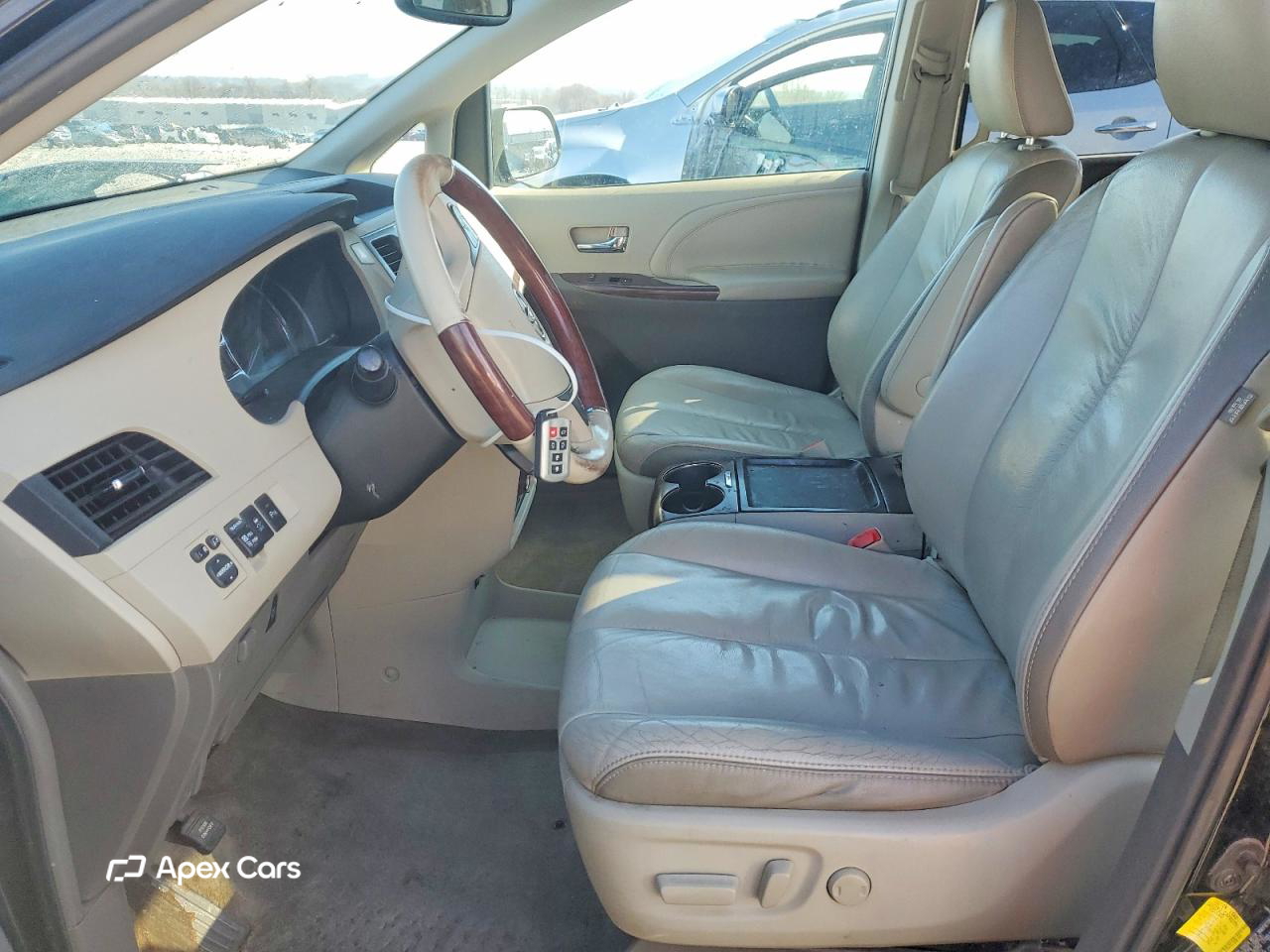 Toyota Sienna 2011