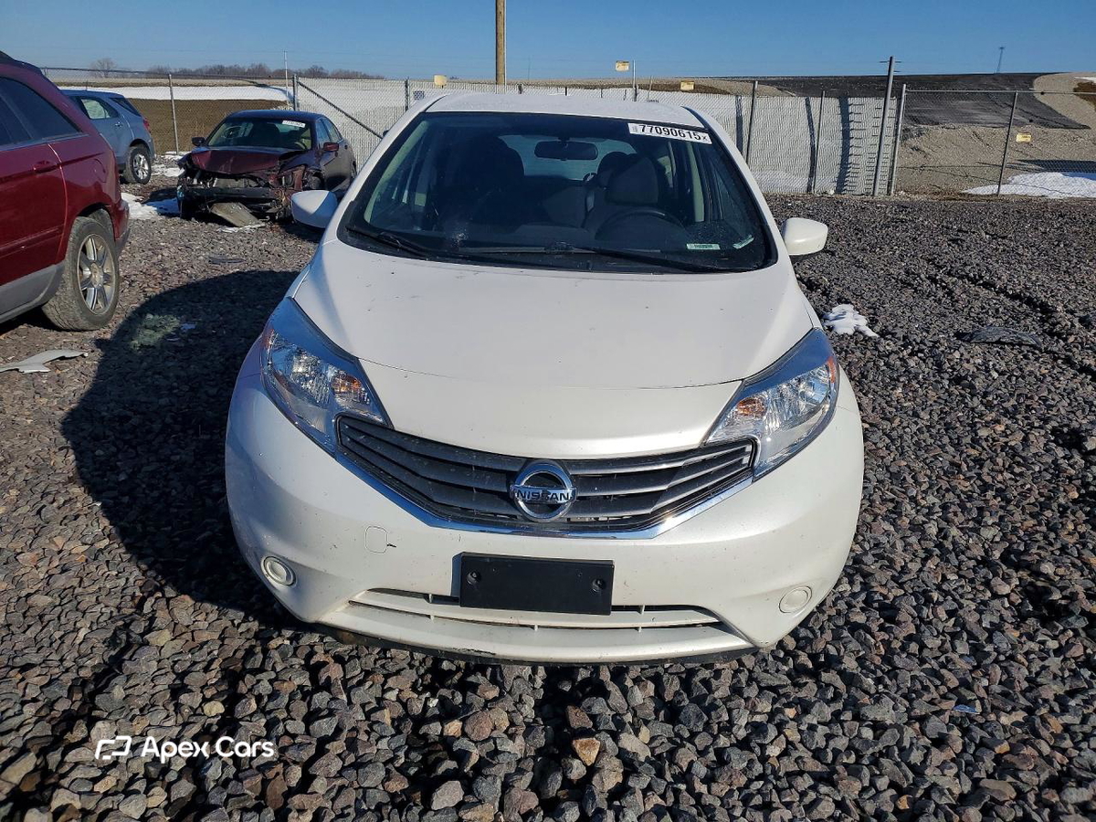 Nissan Versa 2015