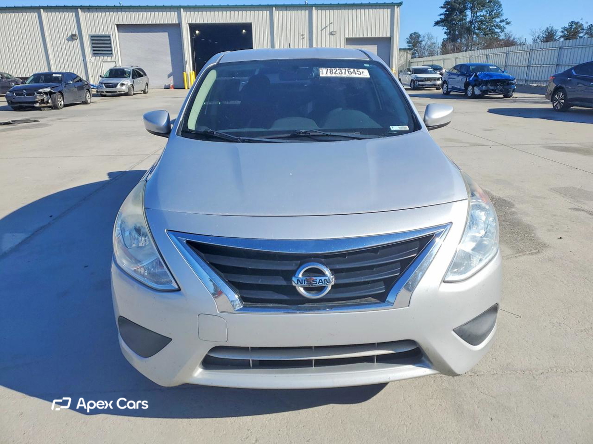Nissan Versa 2016