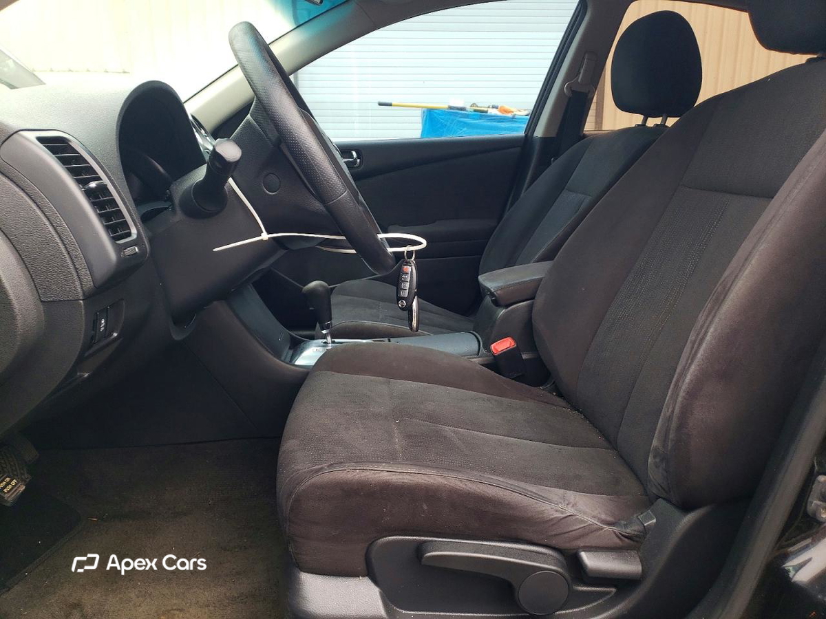 Nissan Altima 2012