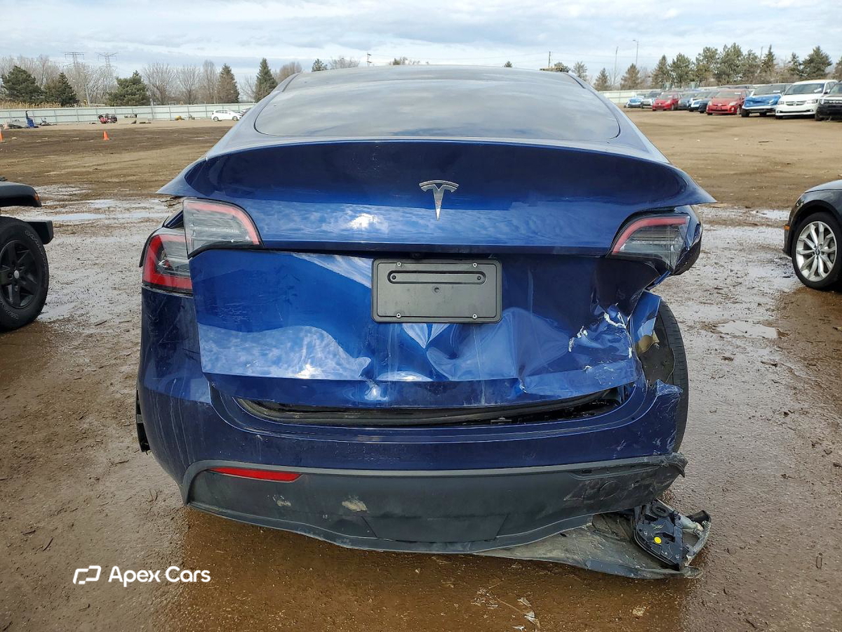 Tesla Model Y 2024