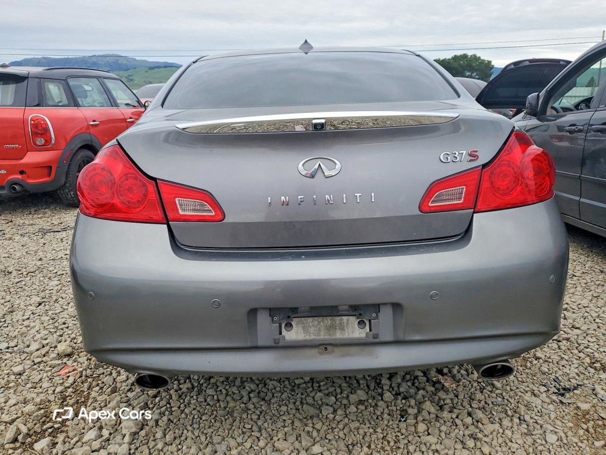 Infiniti G 2010