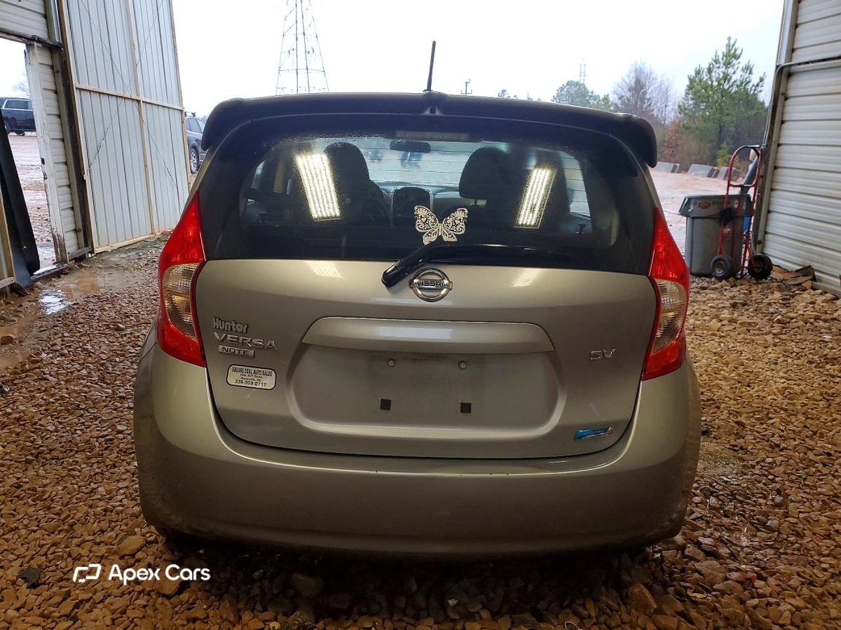 Nissan Versa 2015
