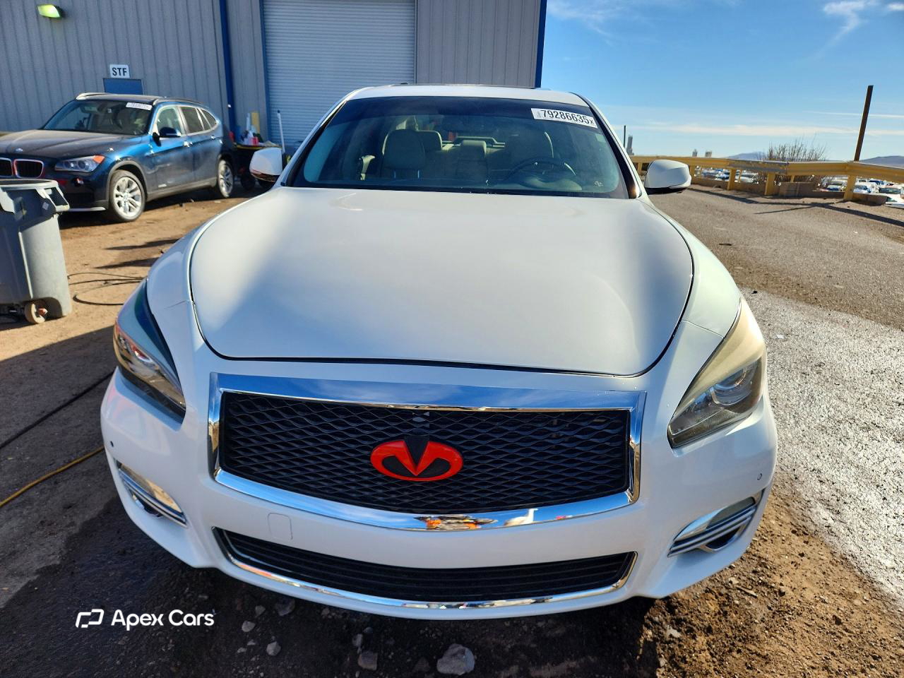 Infiniti Q70 2015