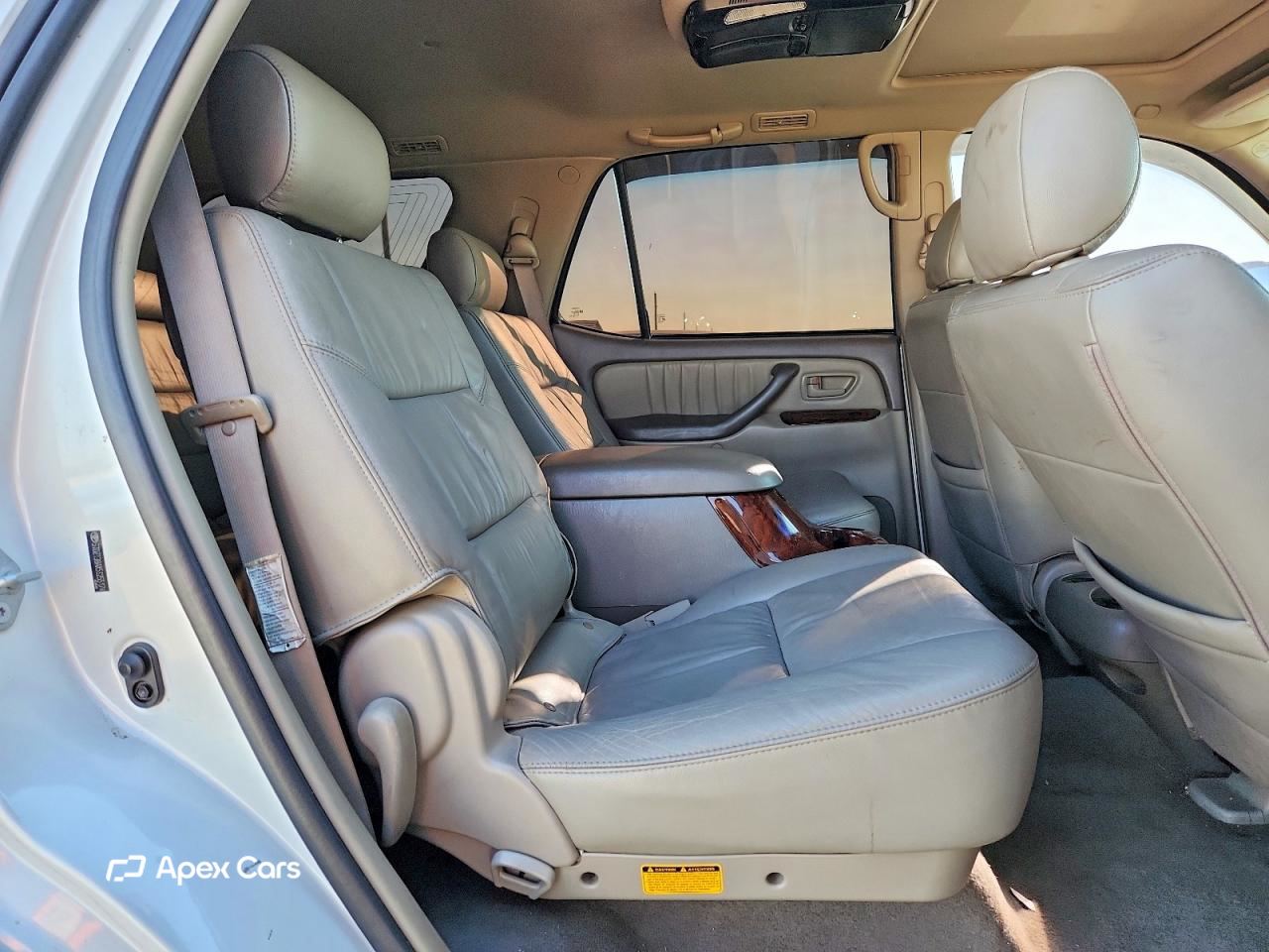 Toyota Sequoia 2005