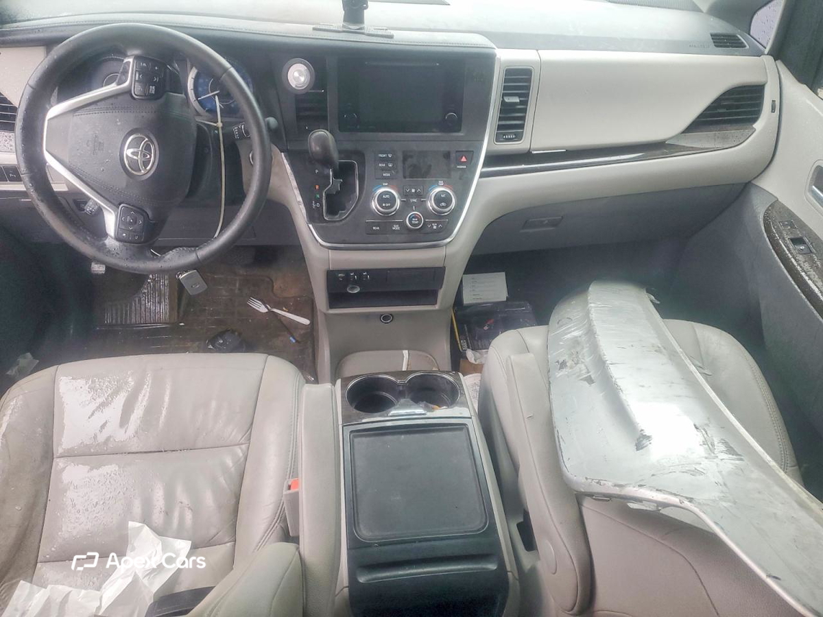 Toyota Sienna 2016