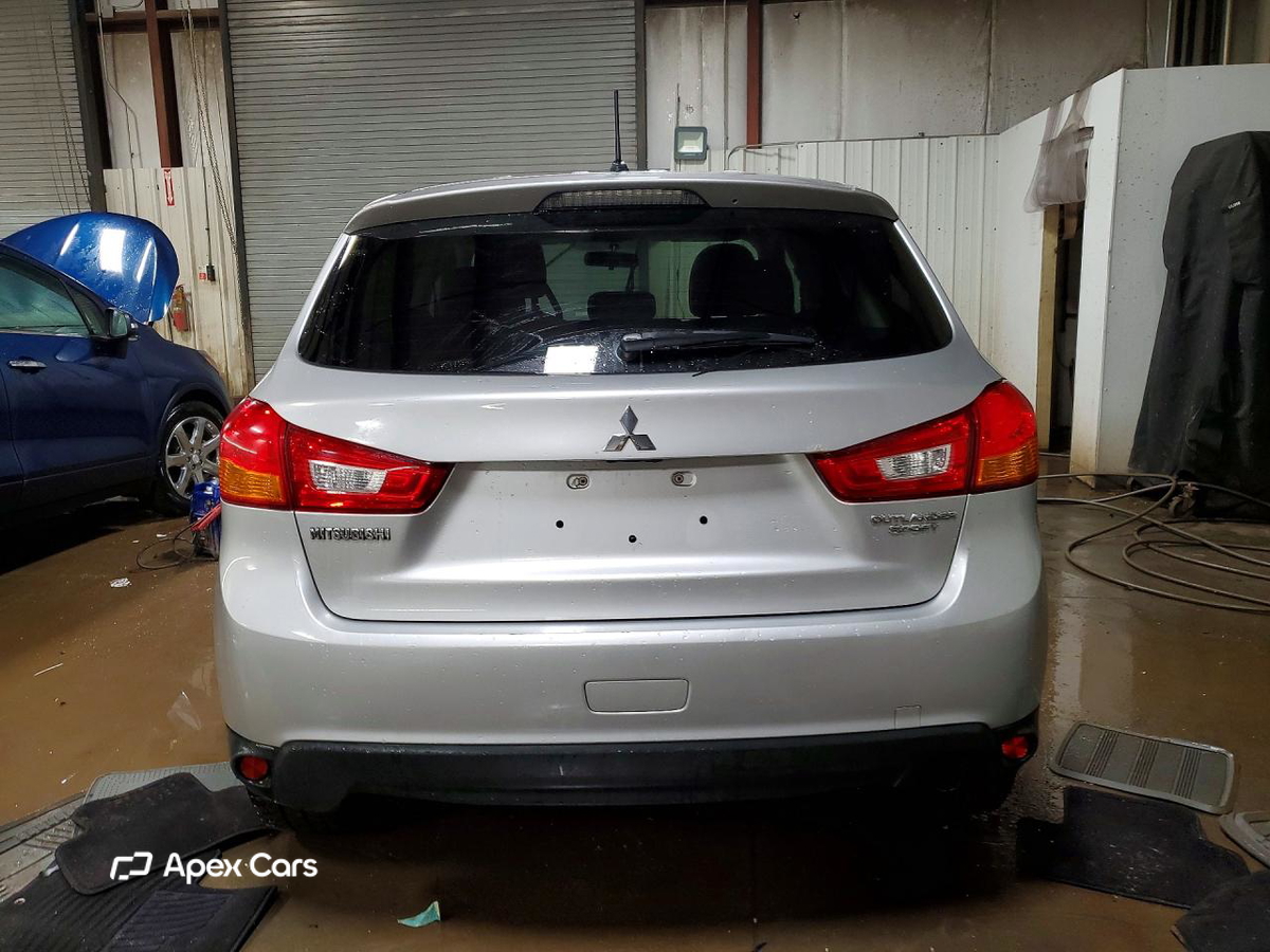 Mitsubishi Outlander 2015
