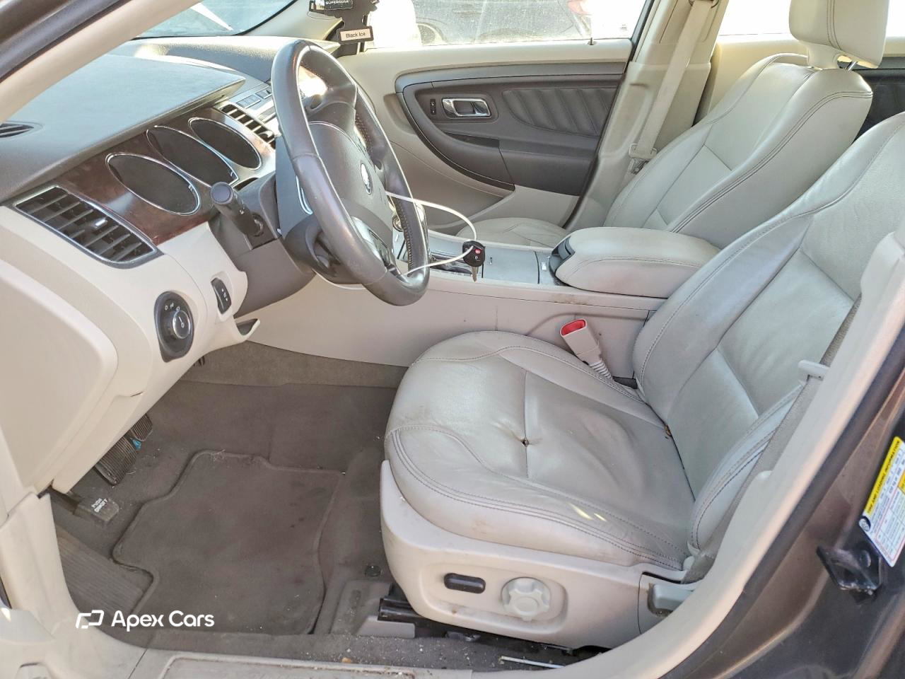Ford Taurus 2011