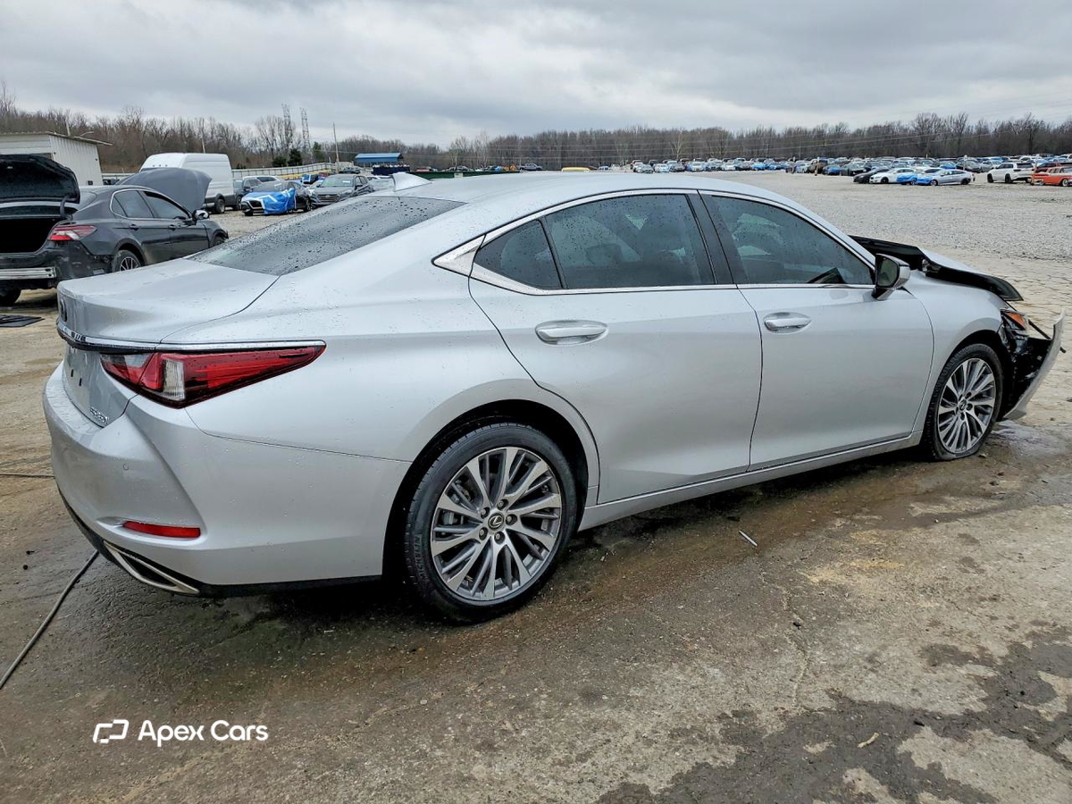 Lexus ES 2019
