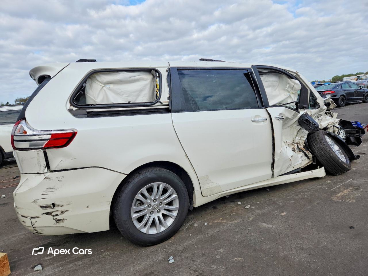 Toyota Sienna 2015