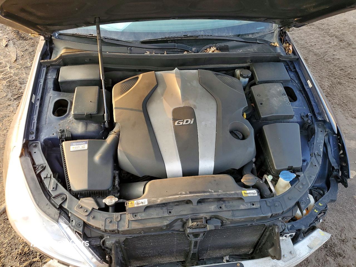 Hyundai Genesis 2012