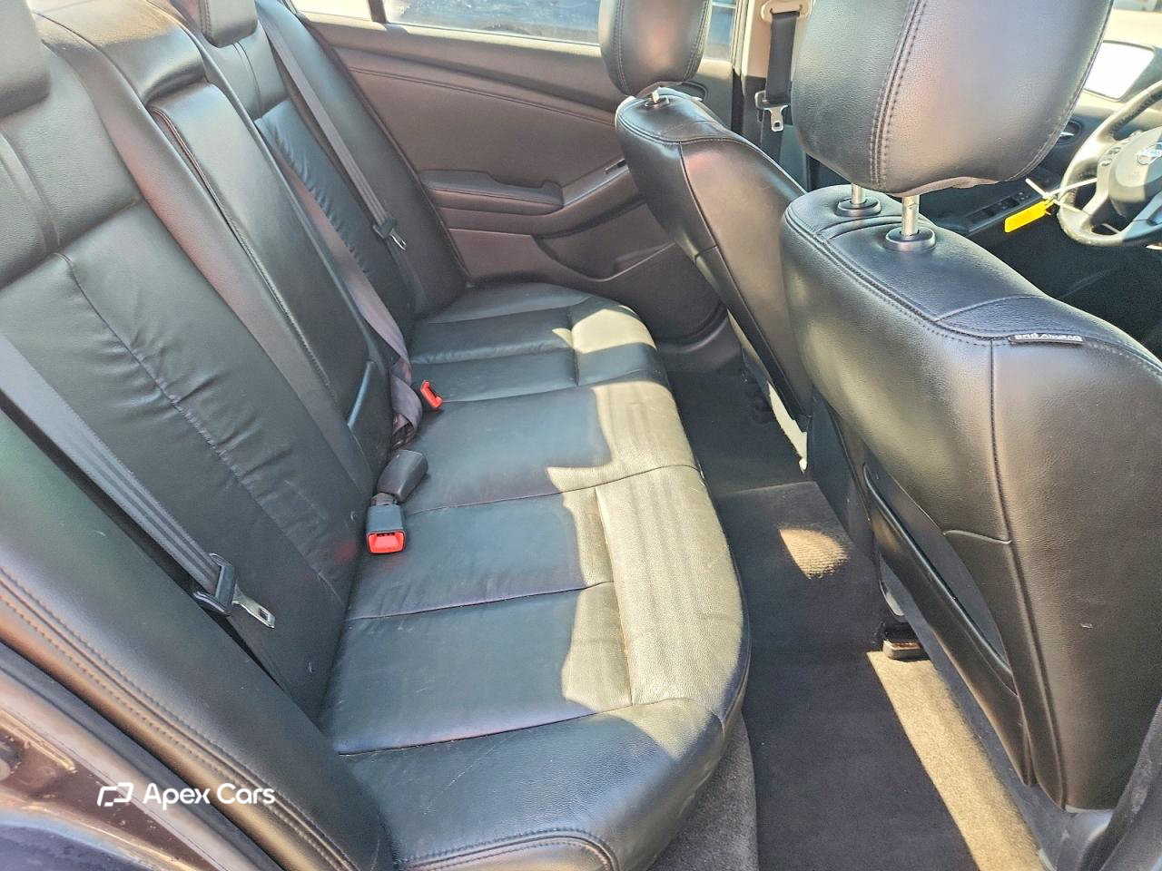 Nissan Altima 2011