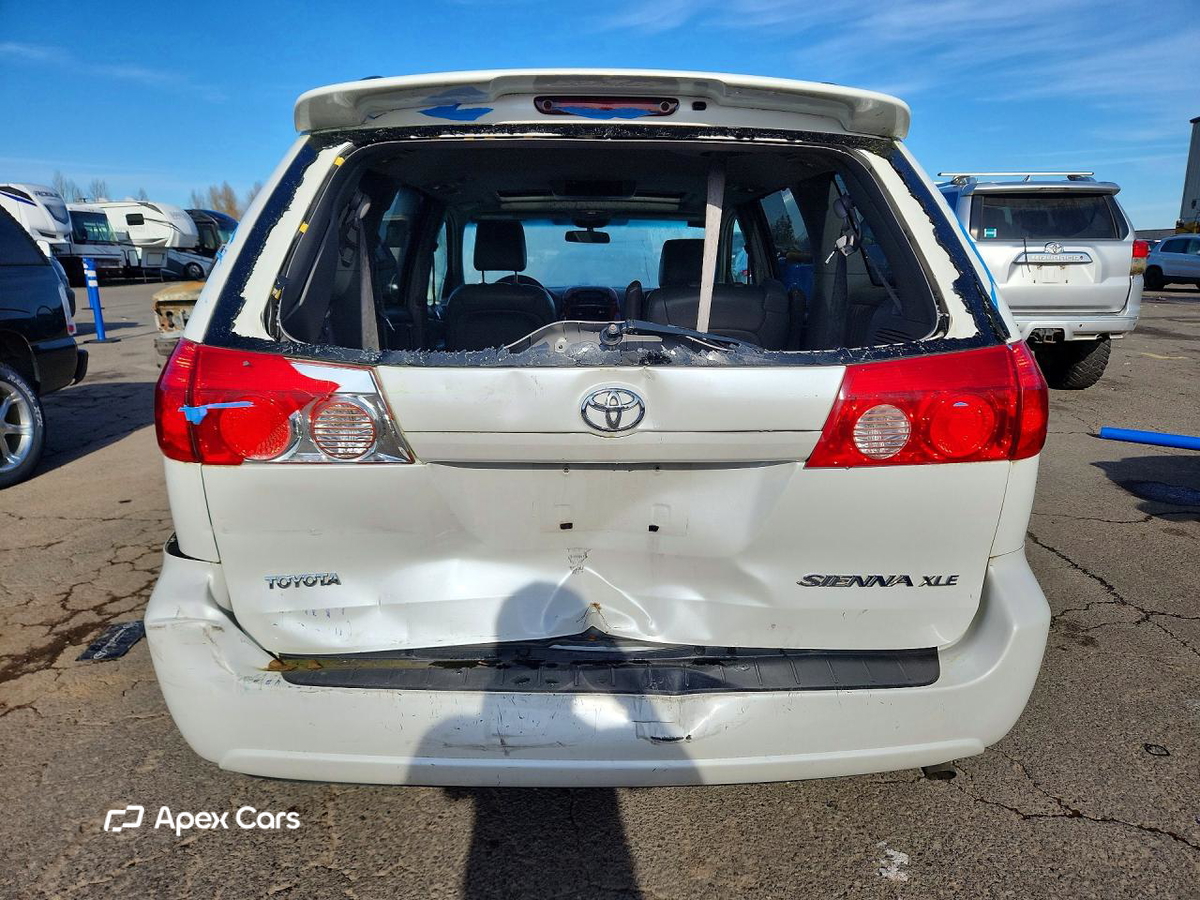 Toyota Sienna 2010