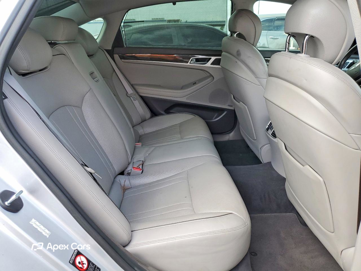Hyundai Genesis 2015