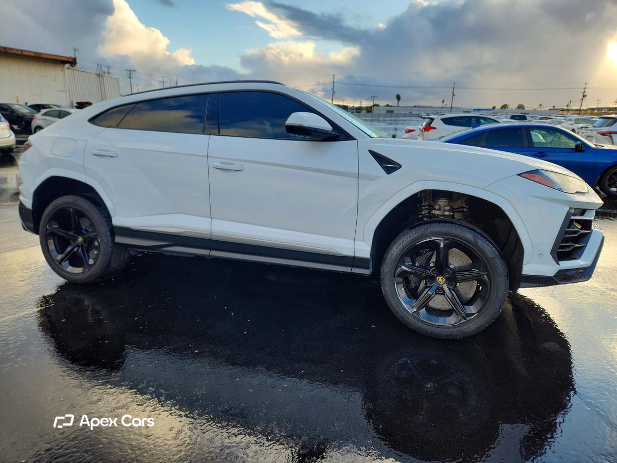 Lamborghini Urus 2021