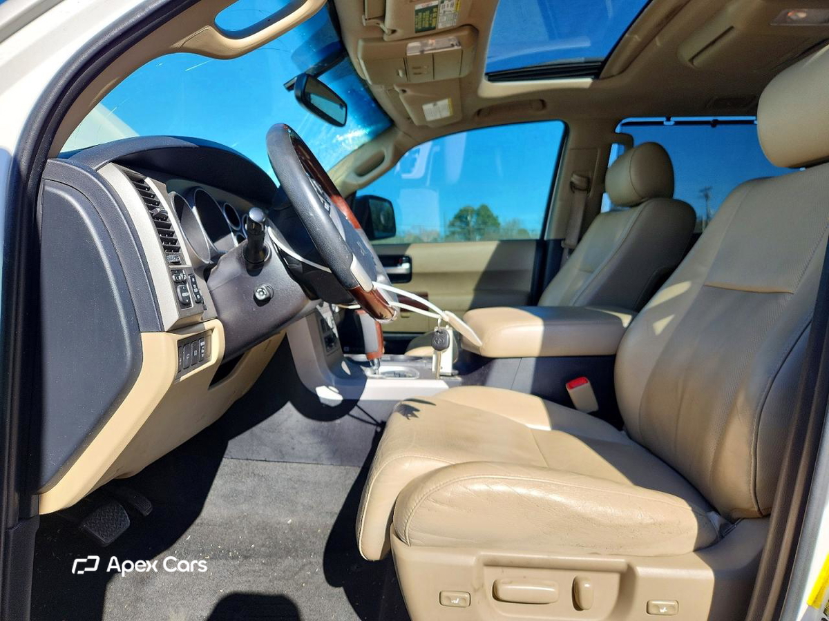 Toyota Sequoia 2015