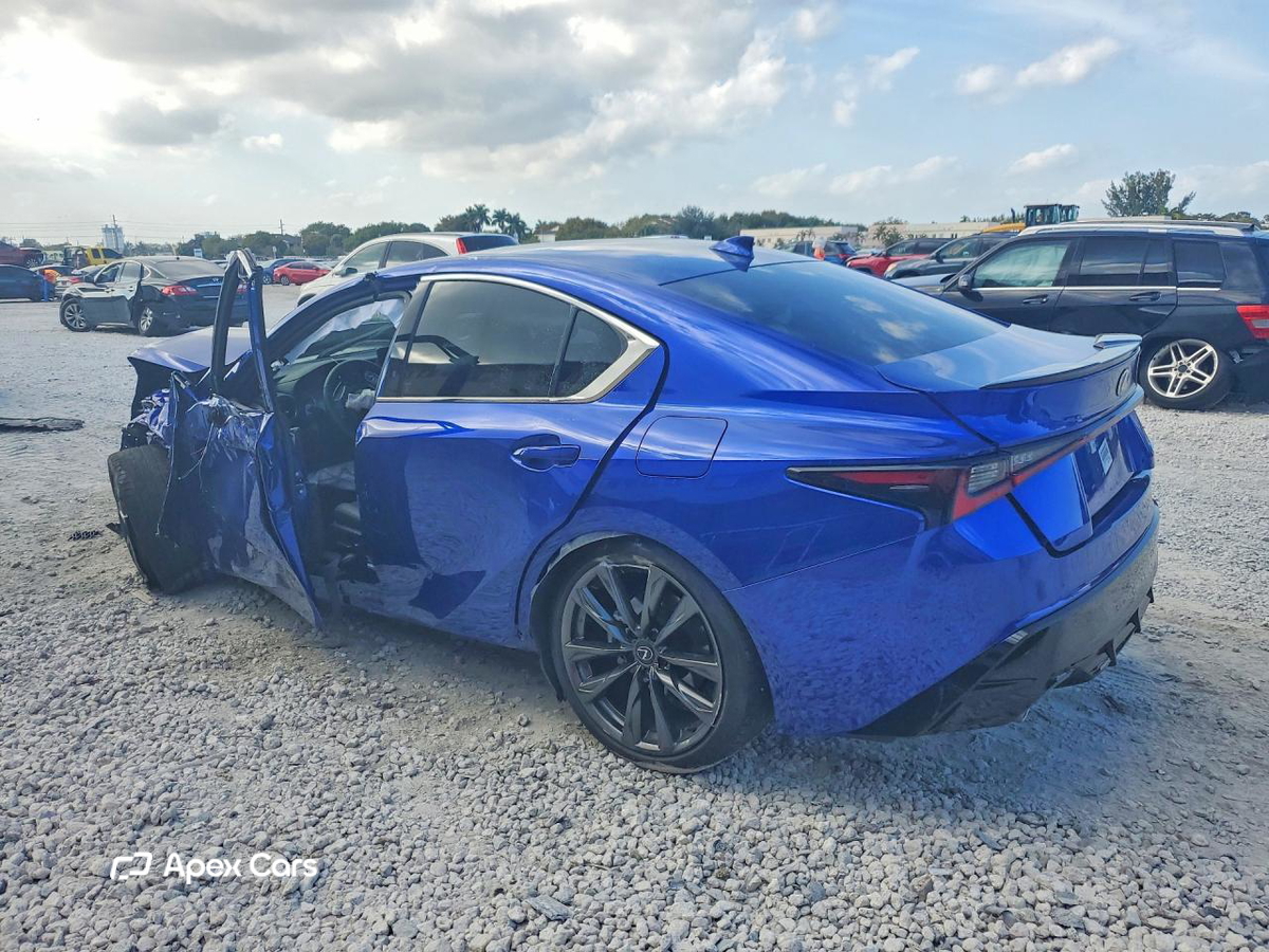 Lexus IS 2025