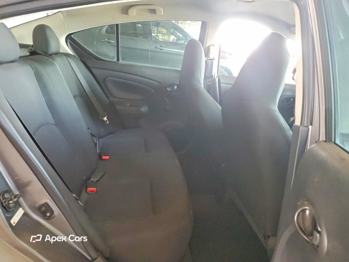 Nissan Versa 2016